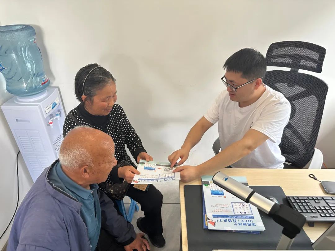 “我為群眾辦實(shí)事”——塘汛街道文躍社區(qū)開展老年人公交卡辦理工作(圖3)